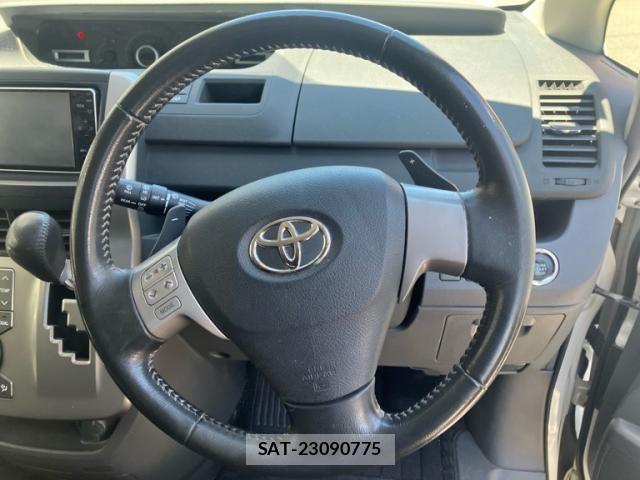 Toyota VOXY 2009-12 7226853-11