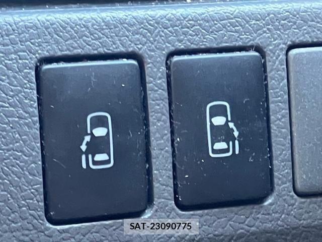 Toyota VOXY 2009-12 7226853-13
