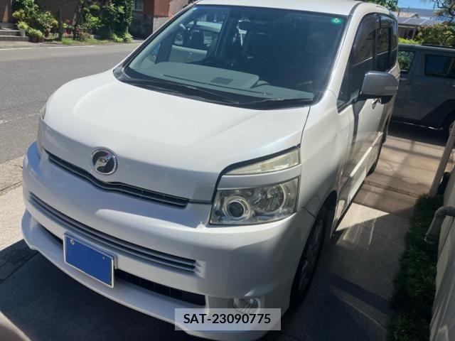 Toyota VOXY 2009-12 7226853-1