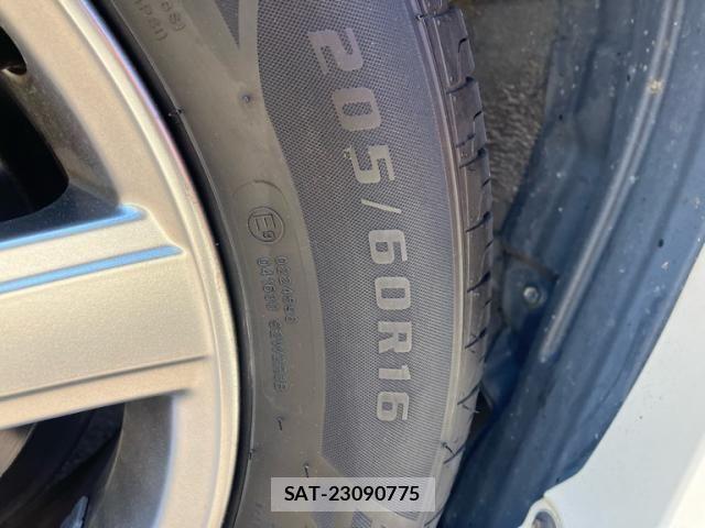 Toyota VOXY 2009-12 7226853-19