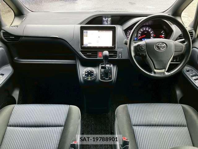 Toyota VOXY 2015-12 7217147-13