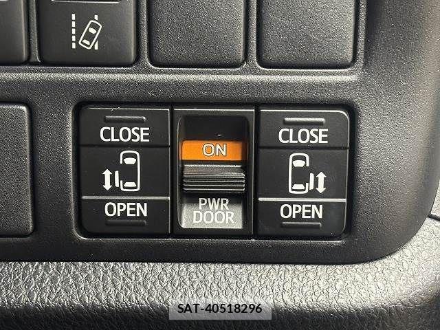 Toyota VOXY 2017-12 7226914-9