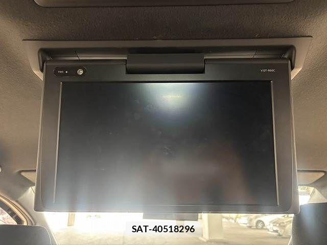 Toyota VOXY 2017-12 7226914-6