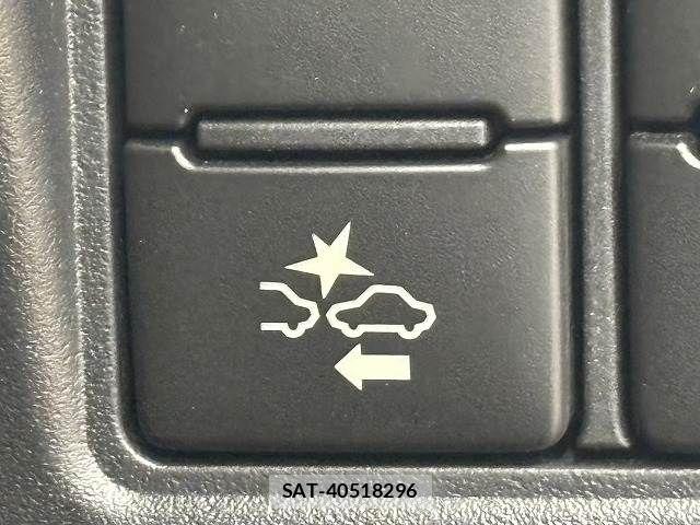 Toyota VOXY 2017-12 7226914-8