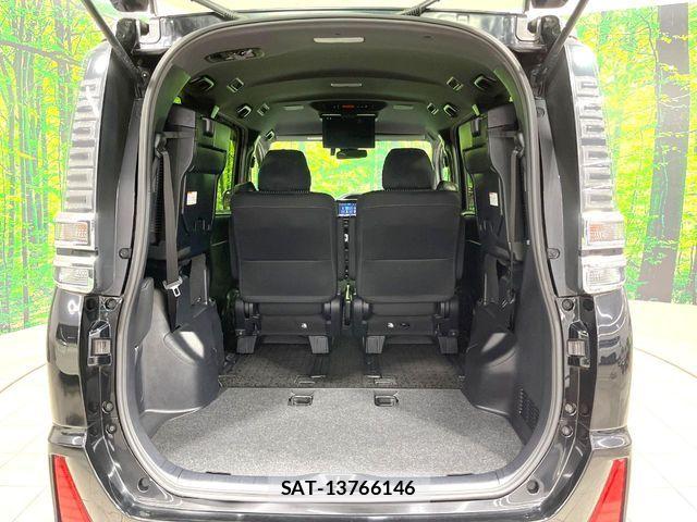 Toyota VOXY 2018-07 7226923-11