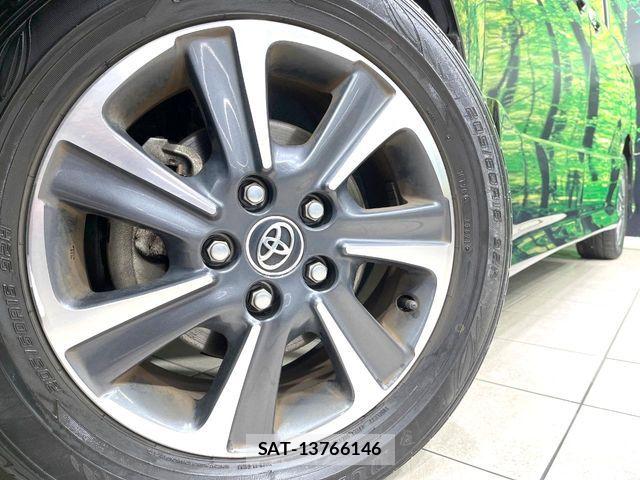 Toyota VOXY 2018-07 7226923-14