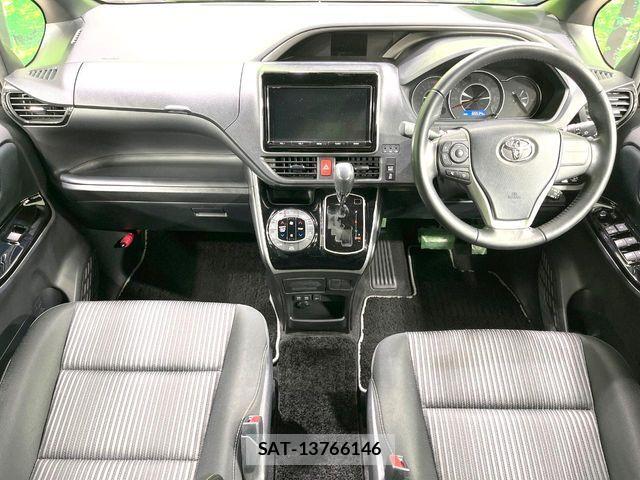 Toyota VOXY 2018-07 7226923-1