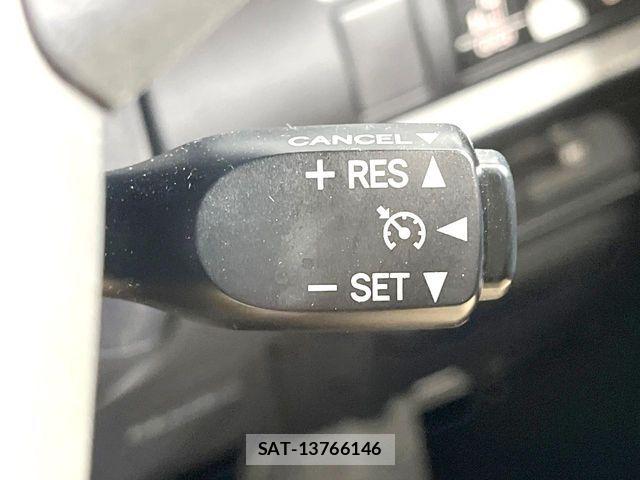 Toyota VOXY 2018-07 7226923-6