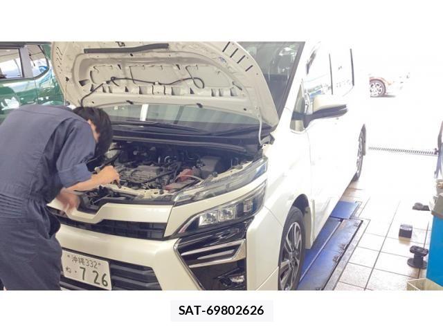 Toyota VOXY 2017-10 7226912-0