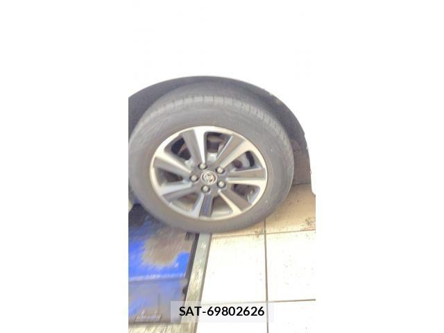 Toyota VOXY 2017-10 7226912-9