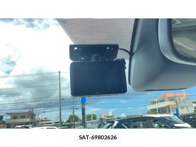 Toyota VOXY 2017-10 7226912-26