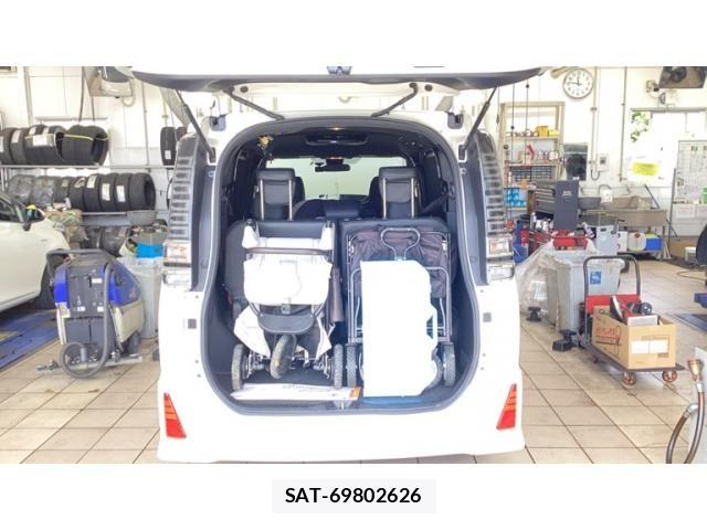 Toyota VOXY 2017-10 7226912-7