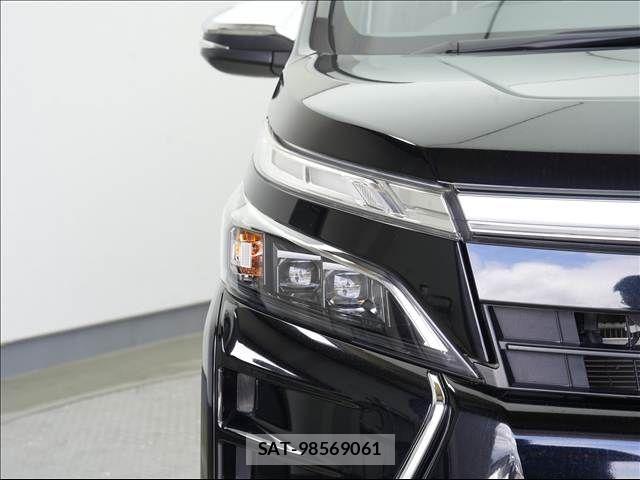 Toyota VOXY 2019-12 7226938-15