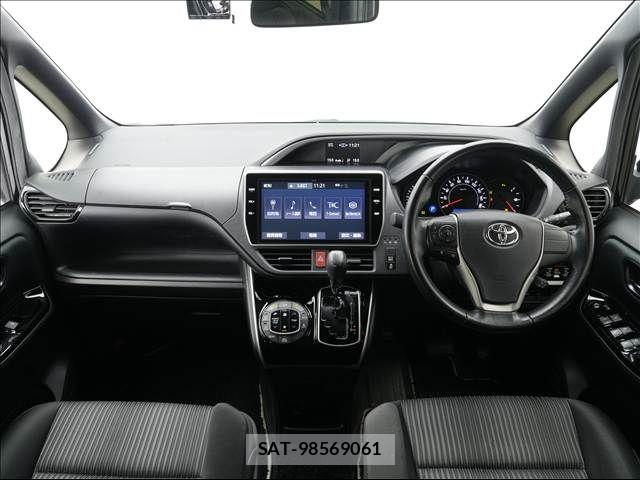 Toyota VOXY 2019-12 7226938-1