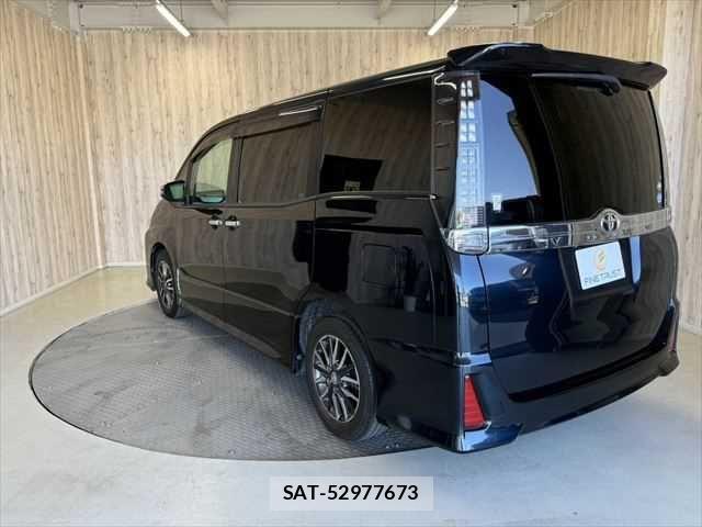 Toyota VOXY 2015-04 7226886-22