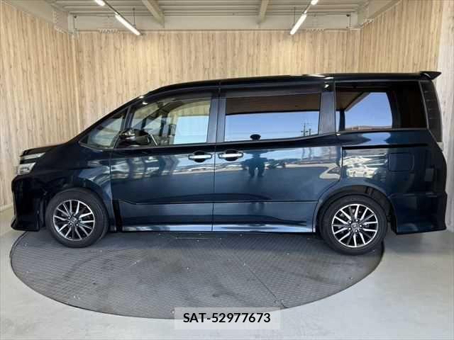 Toyota VOXY 2015-04 7226886-23