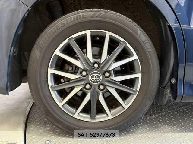 Toyota VOXY 2015-04 7226886-28