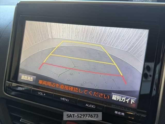 Toyota VOXY 2015-04 7226886-5