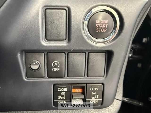 Toyota VOXY 2015-04 7226886-7