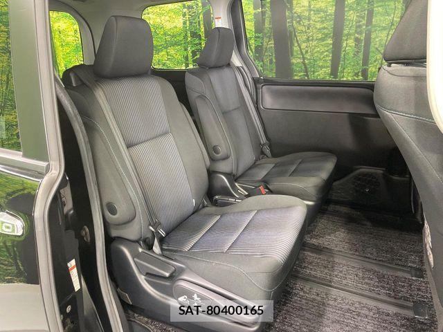 Toyota VOXY 2015-06 7226882-9