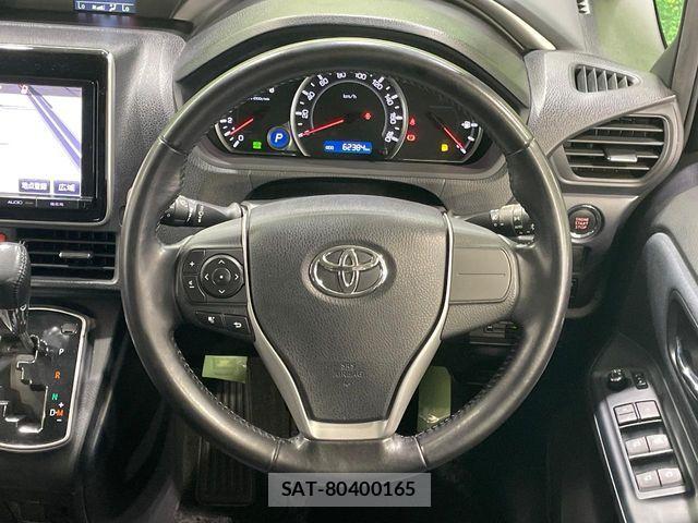 Toyota VOXY 2015-06 7226882-12