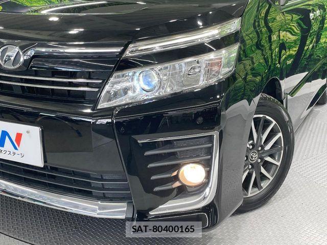 Toyota VOXY 2015-06 7226882-13
