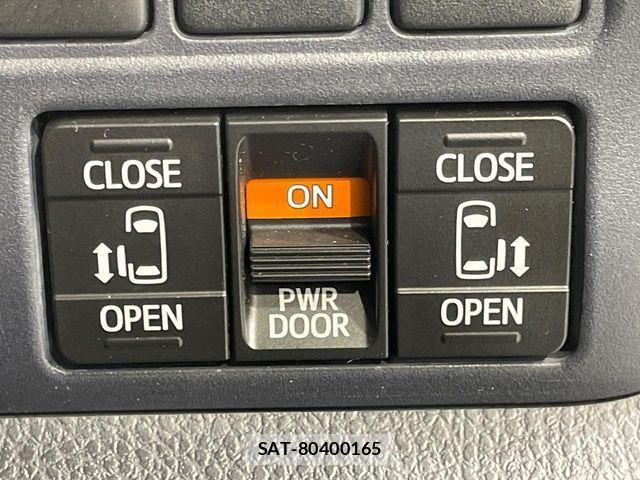 Toyota VOXY 2015-06 7226882-6