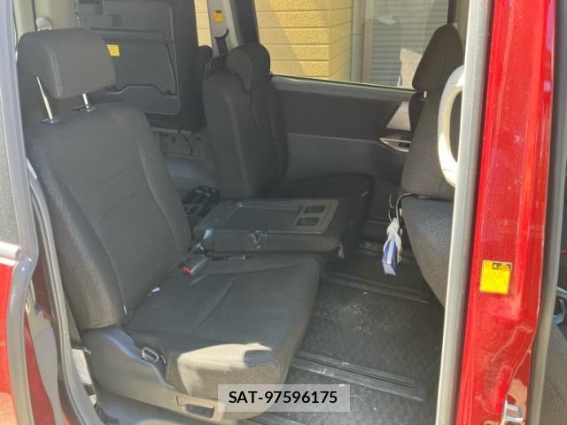 Toyota VOXY 2008-04 7226840-10