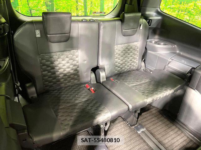 Toyota VOXY 2023-12 7226992-11