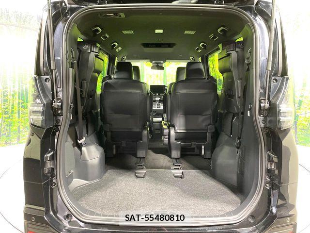 Toyota VOXY 2023-12 7226992-12