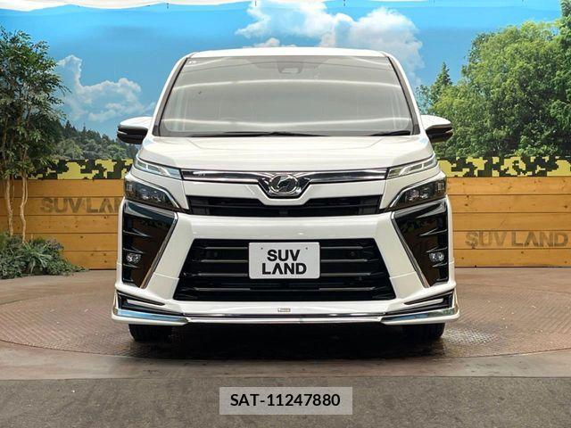 Toyota VOXY 2019-06 7226932-14