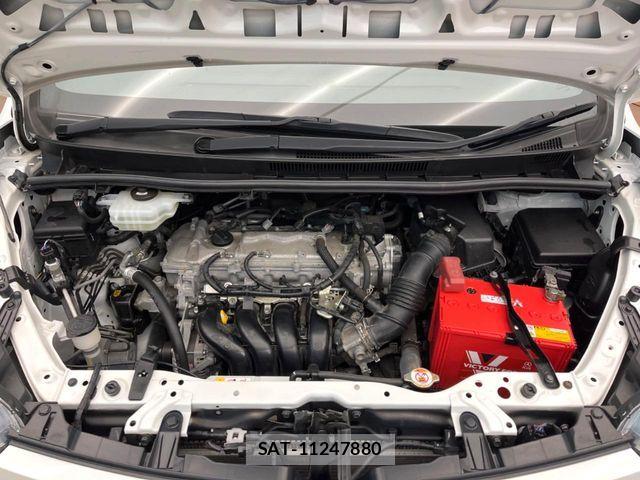 Toyota VOXY 2019-06 7226932-18