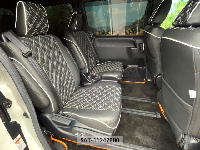 Toyota VOXY 2019-06 7226932-8