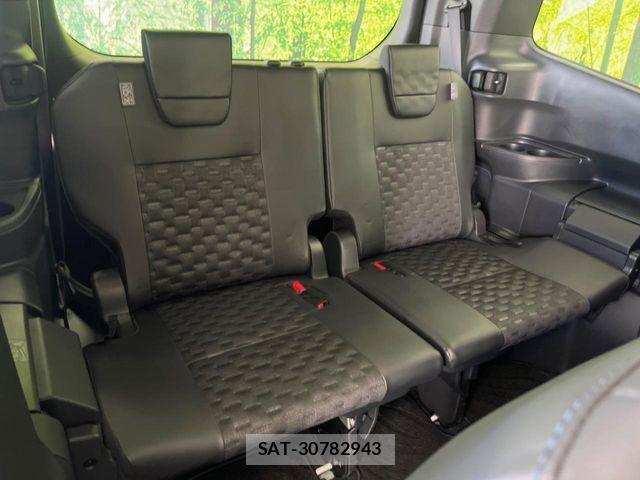 Toyota VOXY 2023-07 7226981-10