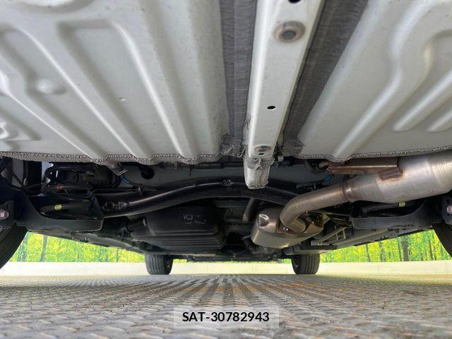 Toyota VOXY 2023-07 7226981-19