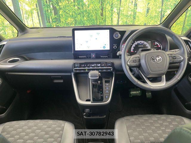 Toyota VOXY 2023-07 7226981-2