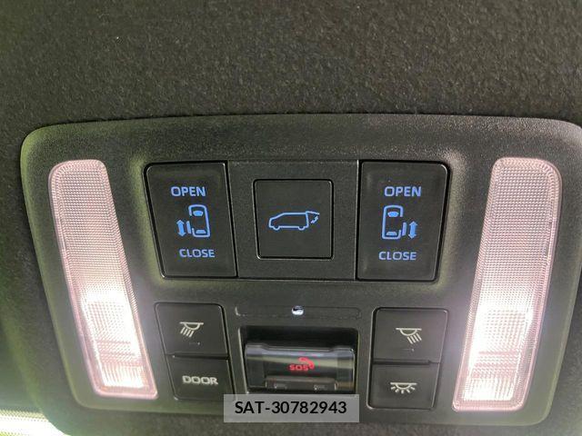 Toyota VOXY 2023-07 7226981-6