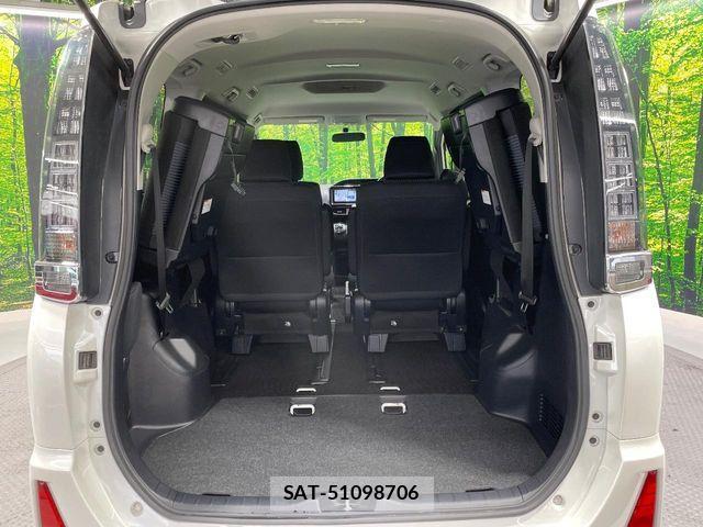 Toyota VOXY 2014-11 7226877-11