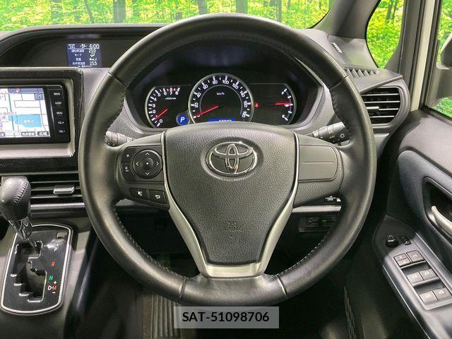 Toyota VOXY 2014-11 7226877-12