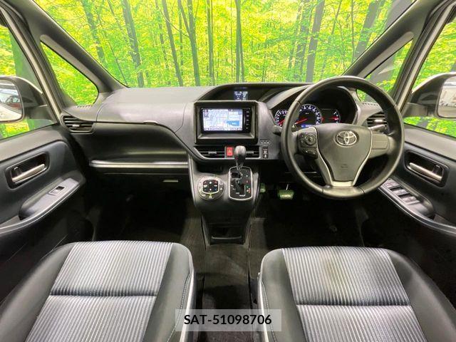 Toyota VOXY 2014-11 7226877-3