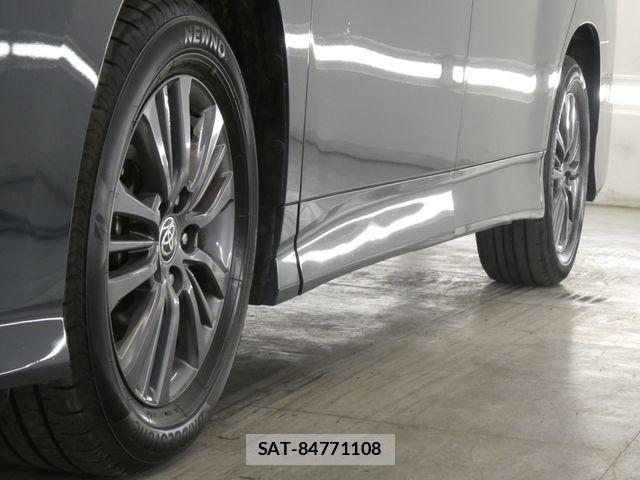 Toyota VOXY 2023-04 7226984-9