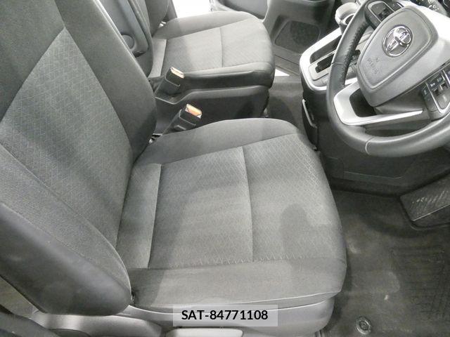 Toyota VOXY 2023-04 7226984-13