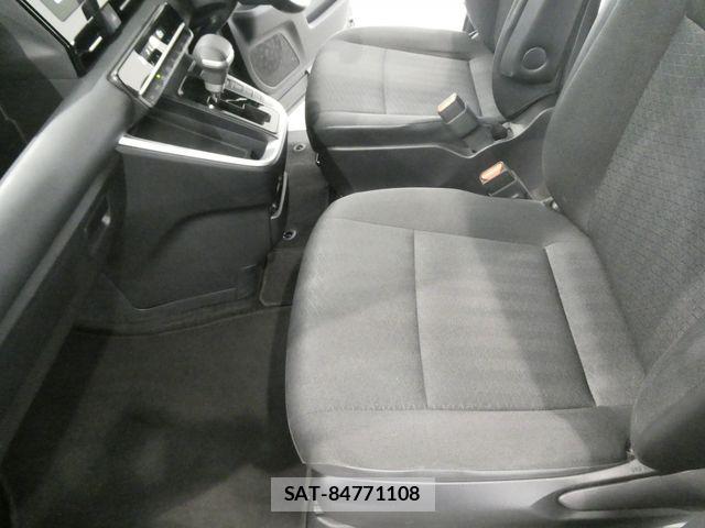 Toyota VOXY 2023-04 7226984-19