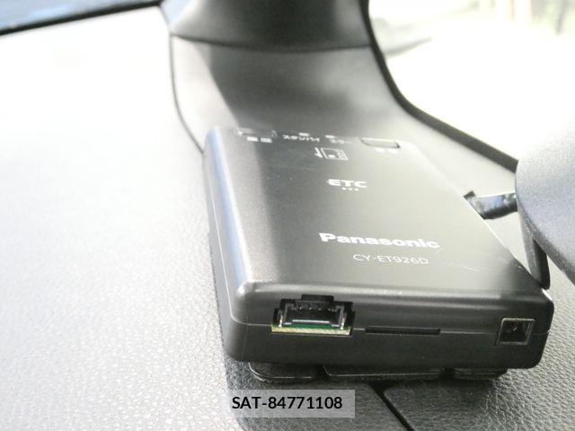 Toyota VOXY 2023-04 7226984-27