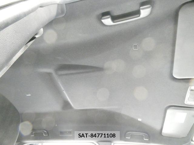 Toyota VOXY 2023-04 7226984-28