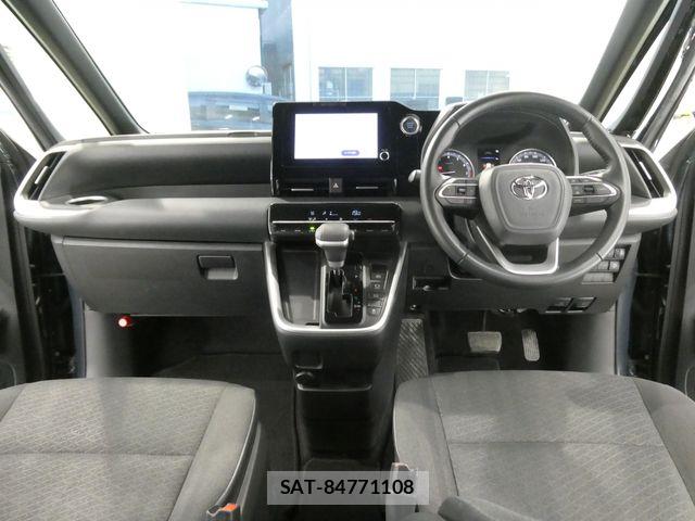 Toyota VOXY 2023-04 7226984-2