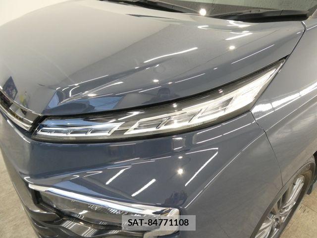 Toyota VOXY 2023-04 7226984-6