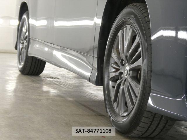 Toyota VOXY 2023-04 7226984-8