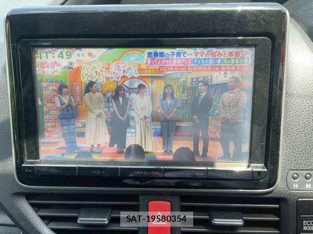 Toyota VOXY 2015-12 7217146-9