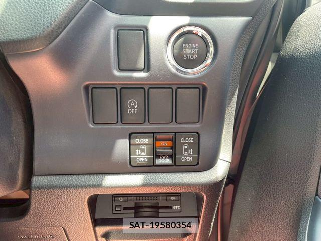 Toyota VOXY 2015-12 7217146-11